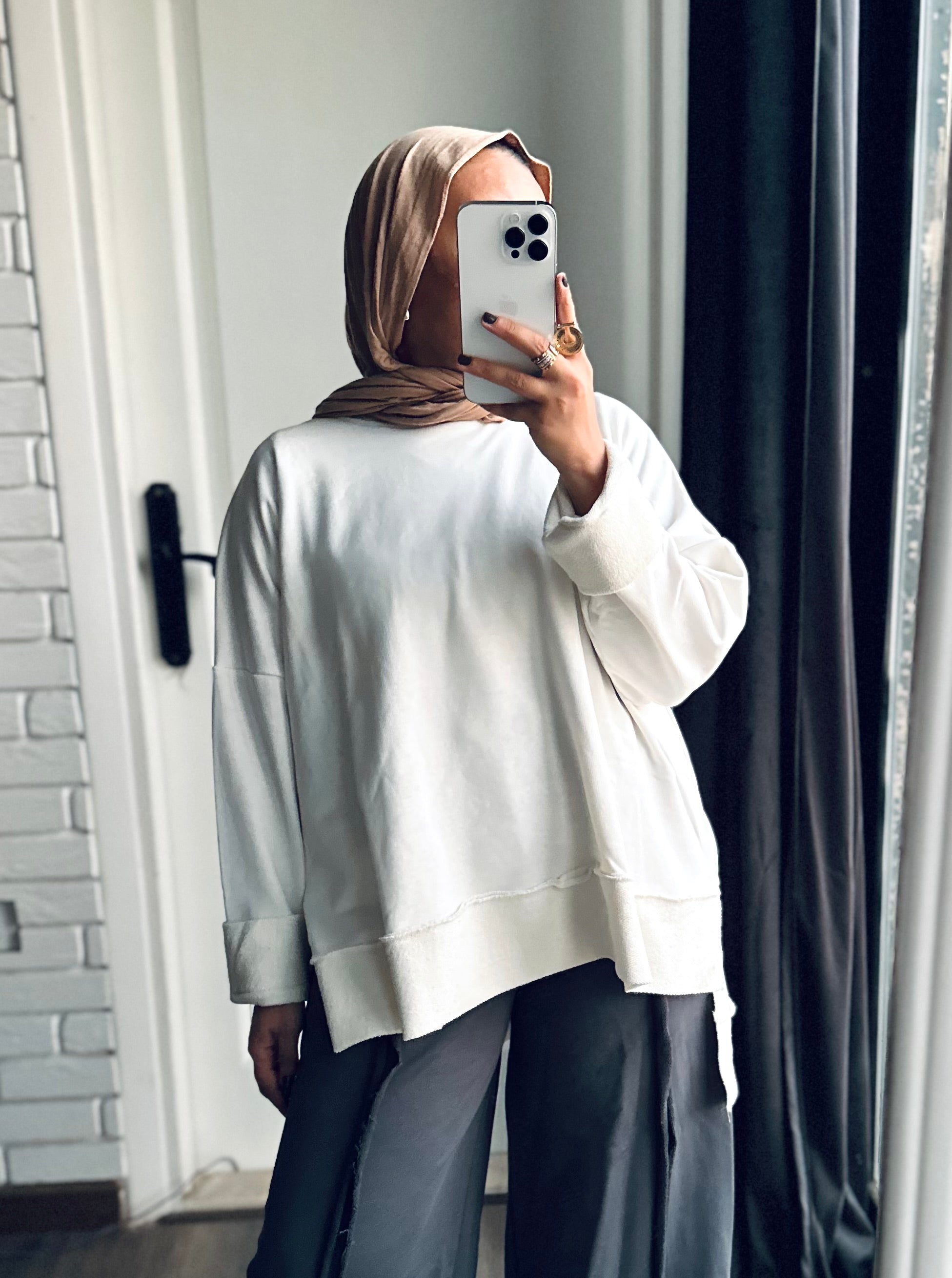 The Reversed Sweatshirt in White