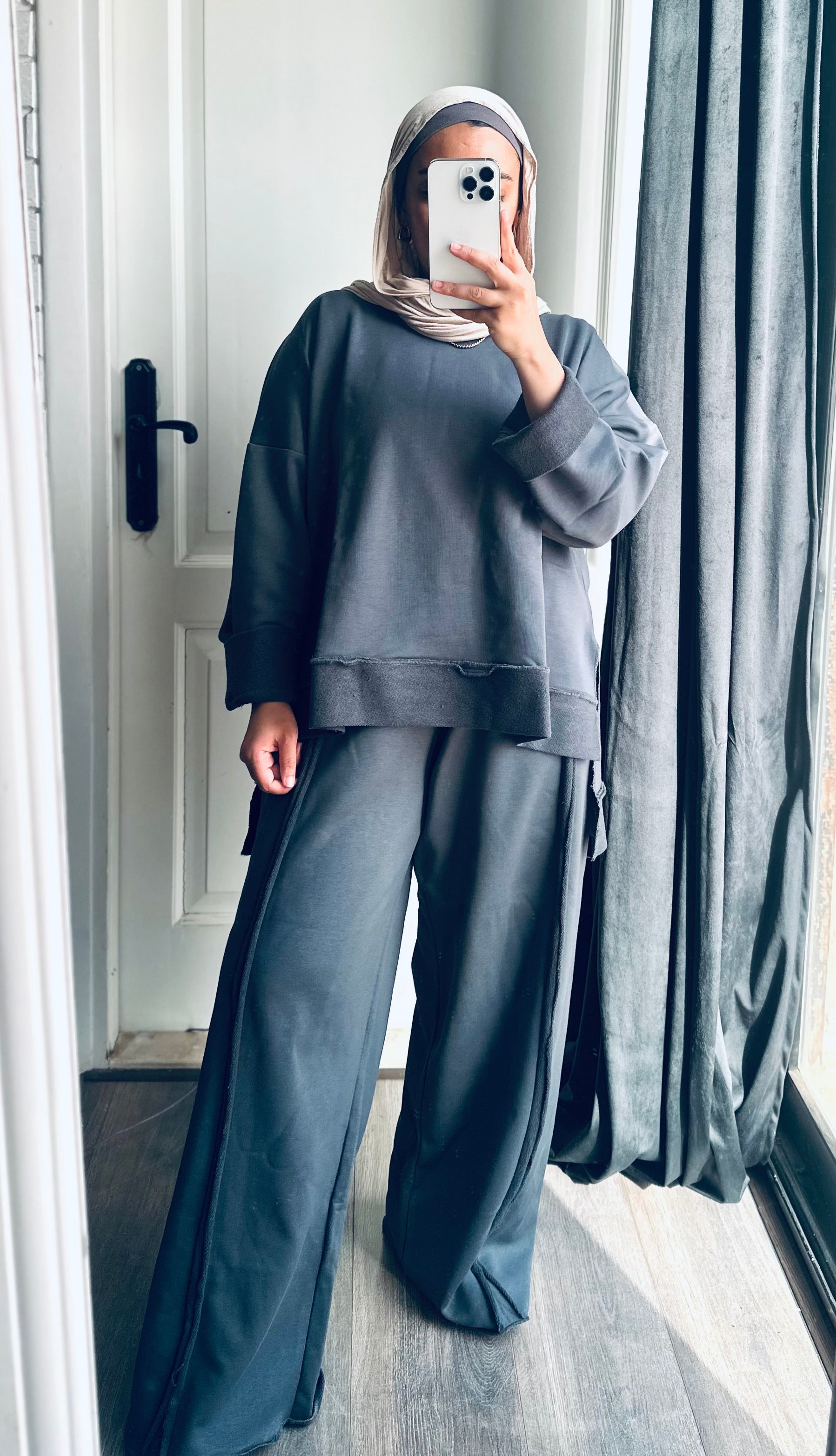 The Reversed Sweatshirt in Gray