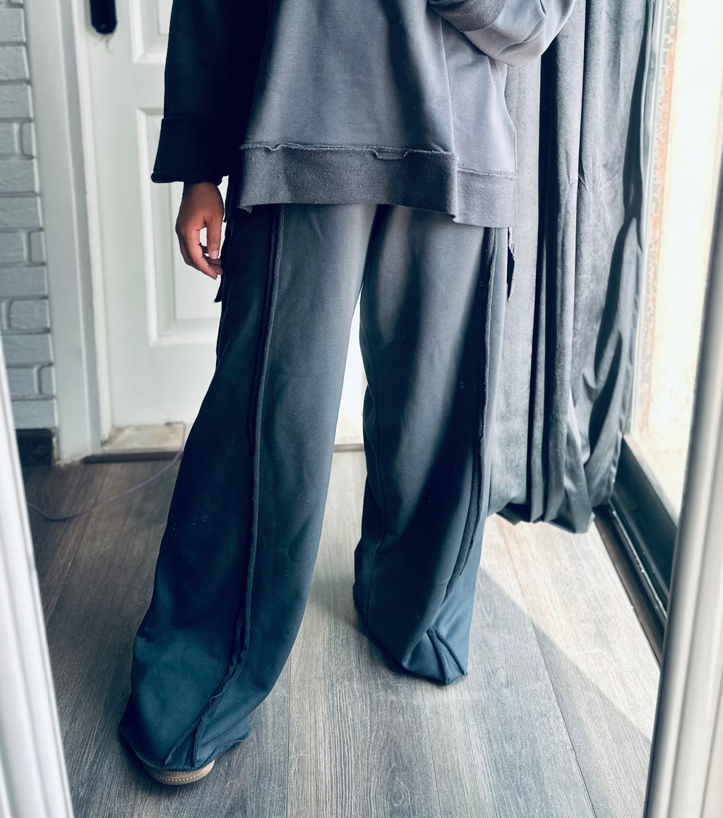 Melton Front Cut Pants in Gray