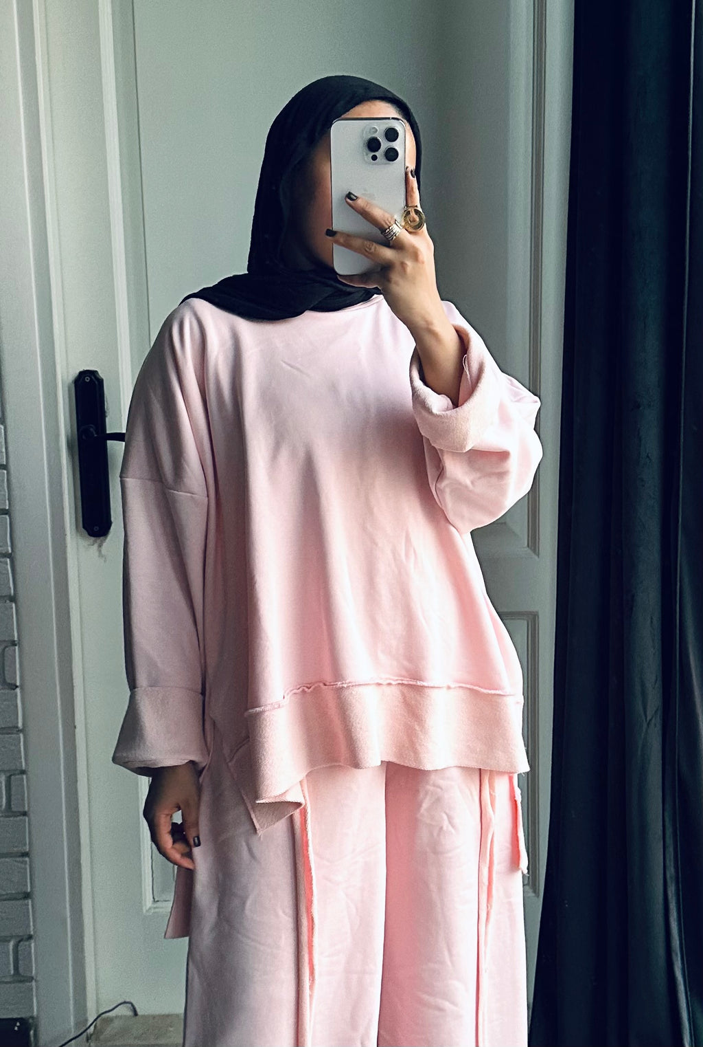 The Reversed Sweatshirt in Rose