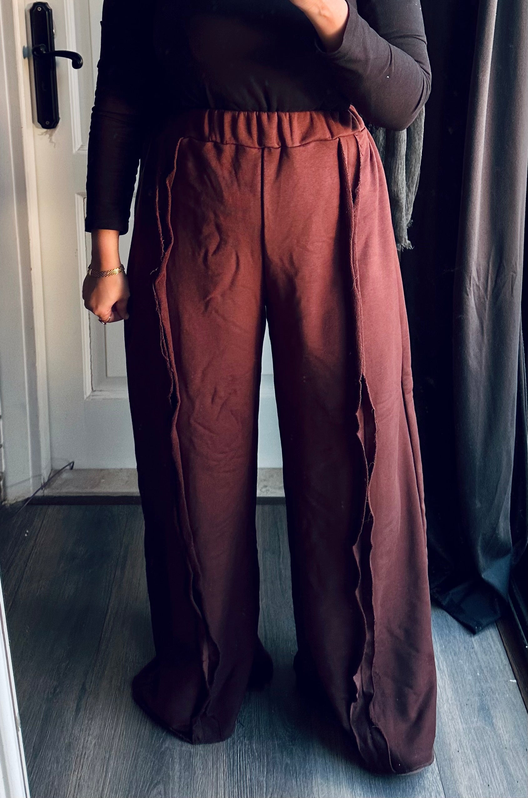 Melton Front Cut Pants in Brown