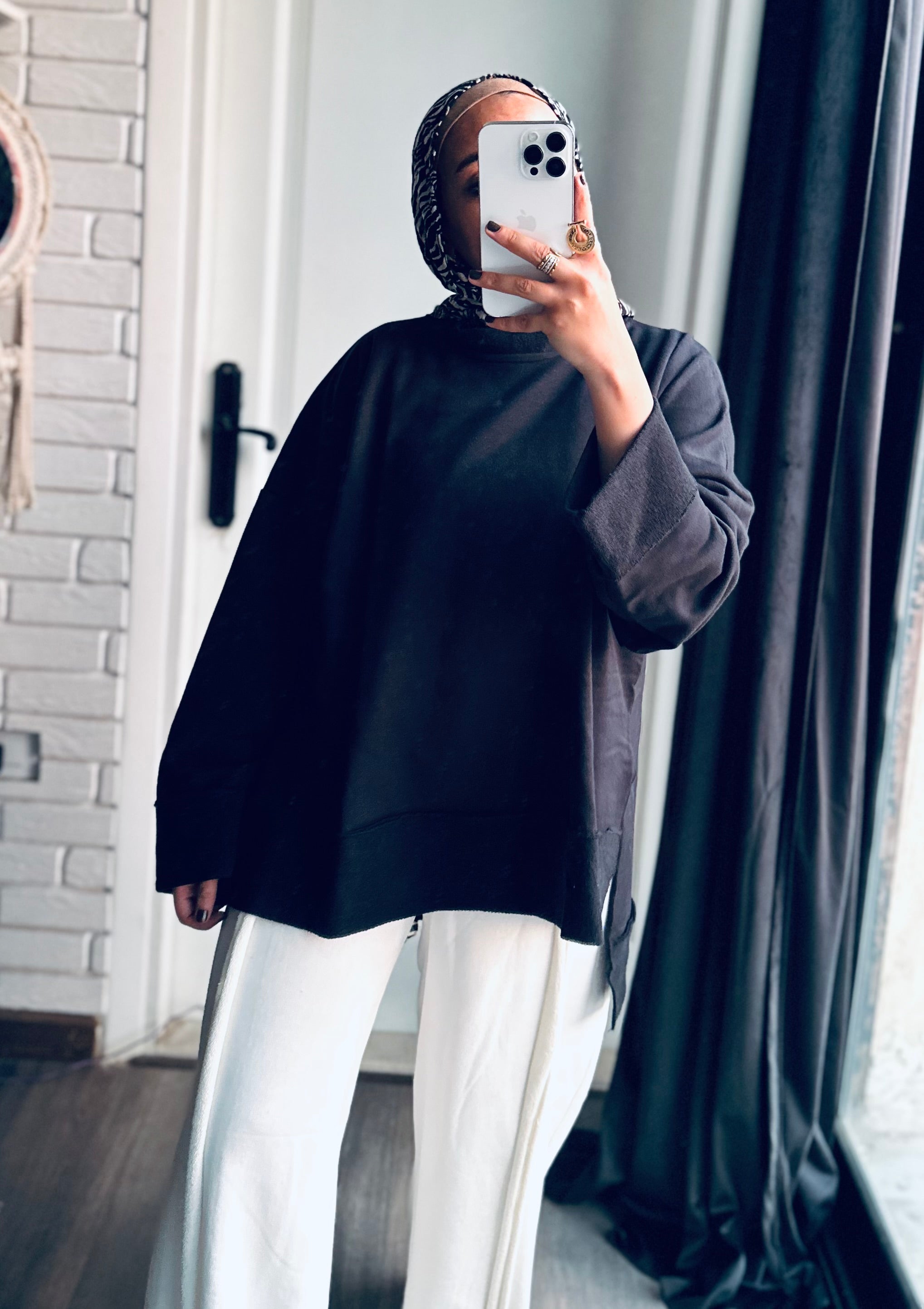 The Reversed Sweatshirt in Black