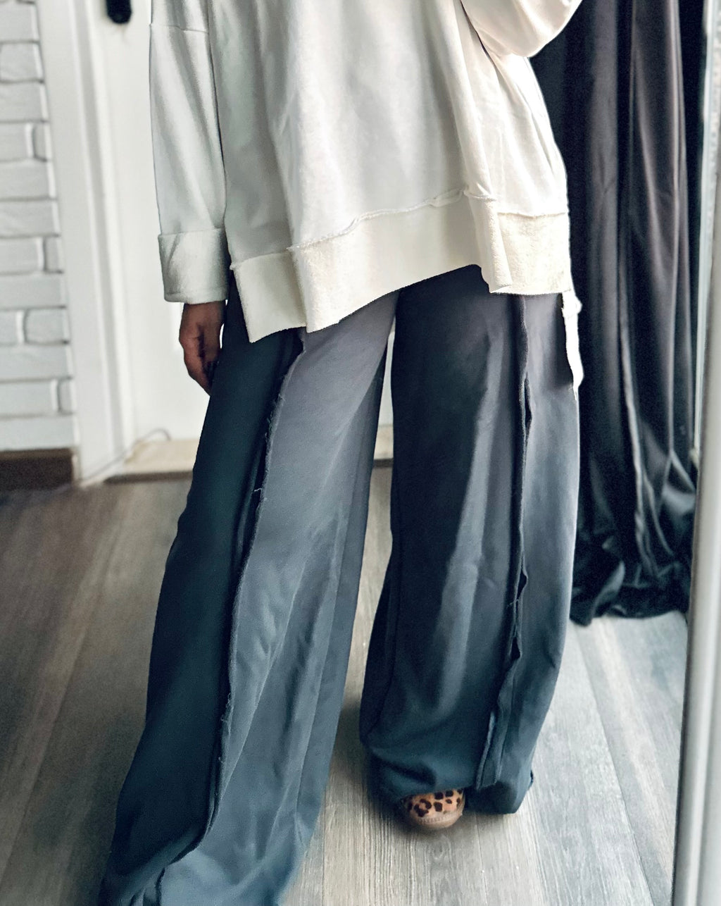 Melton Front Cut Pants in Gray