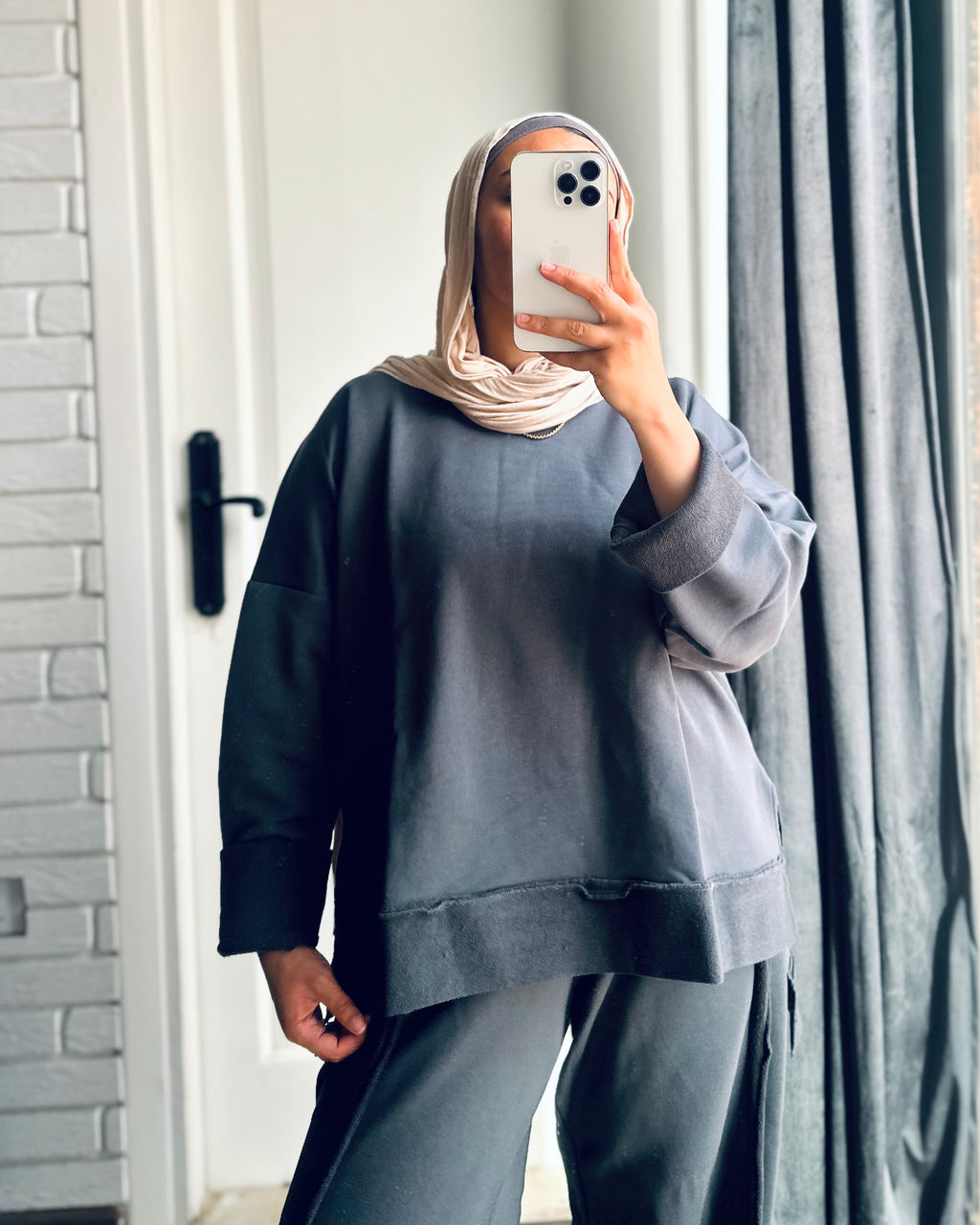 The Reversed Sweatshirt in Gray