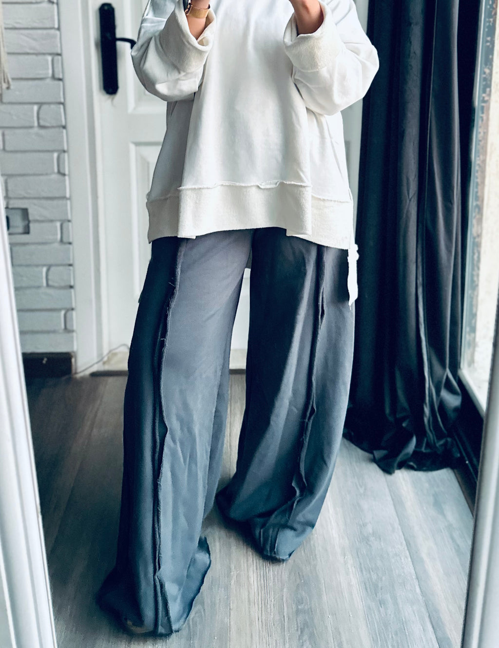 Melton Front Cut Pants in Gray