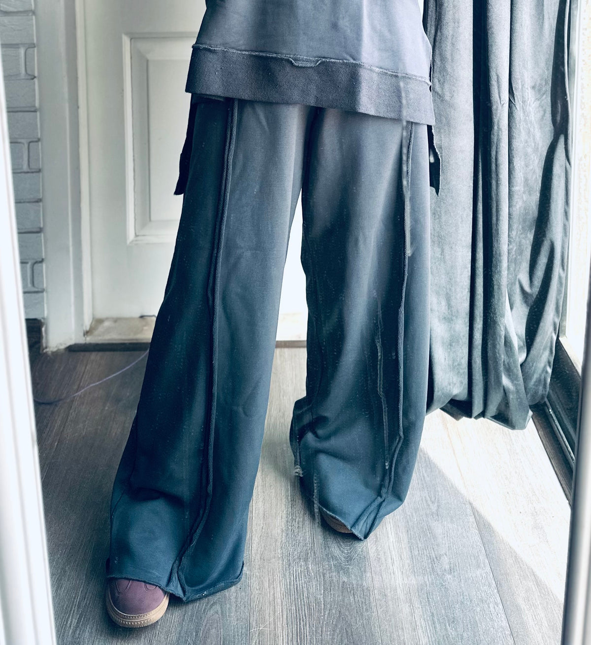 Melton Front Cut Pants in Gray