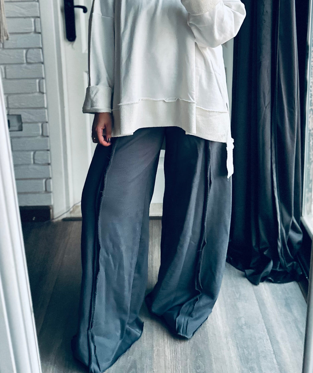 Melton Front Cut Pants in Gray