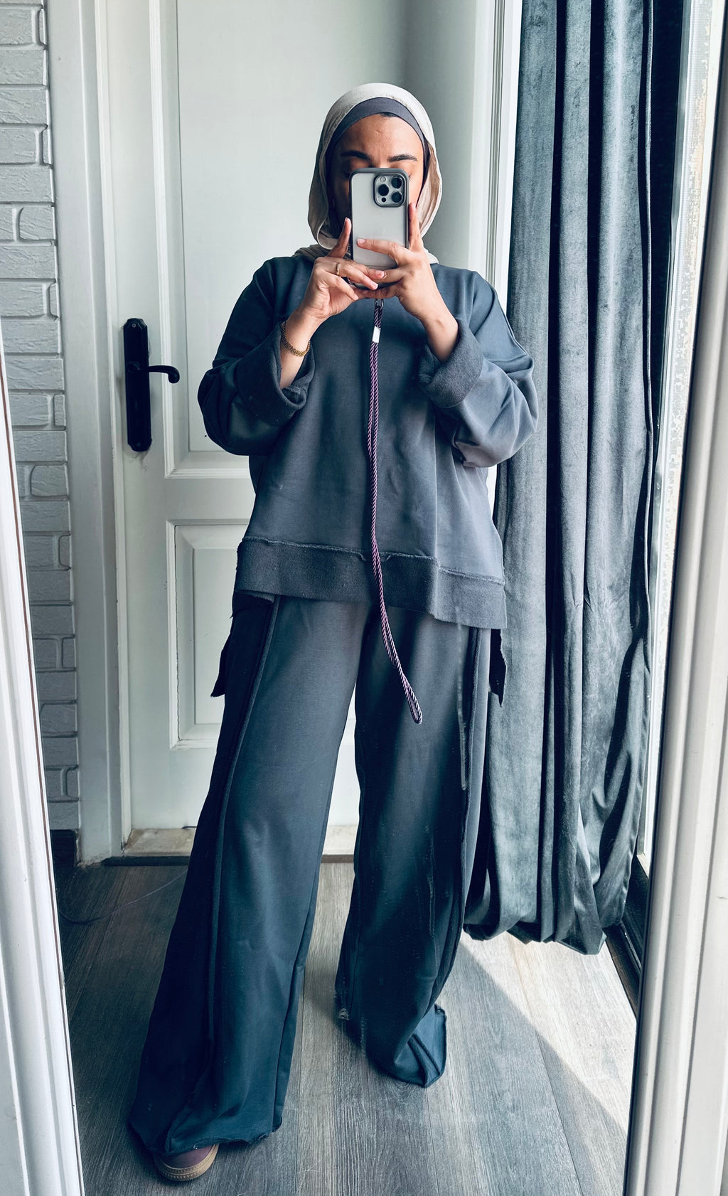 The Reversed Sweatshirt in Gray