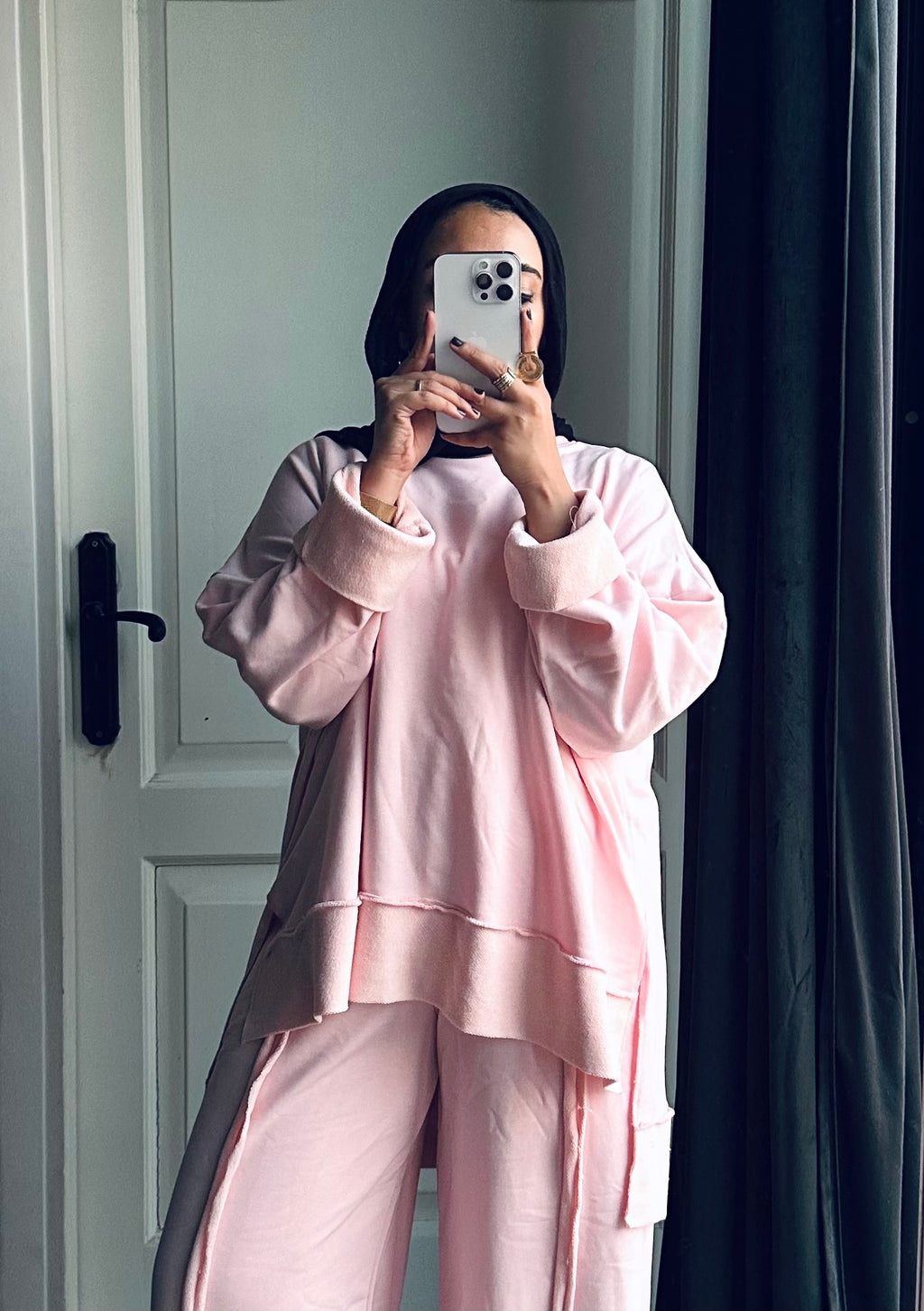 The Reversed Sweatshirt in Rose