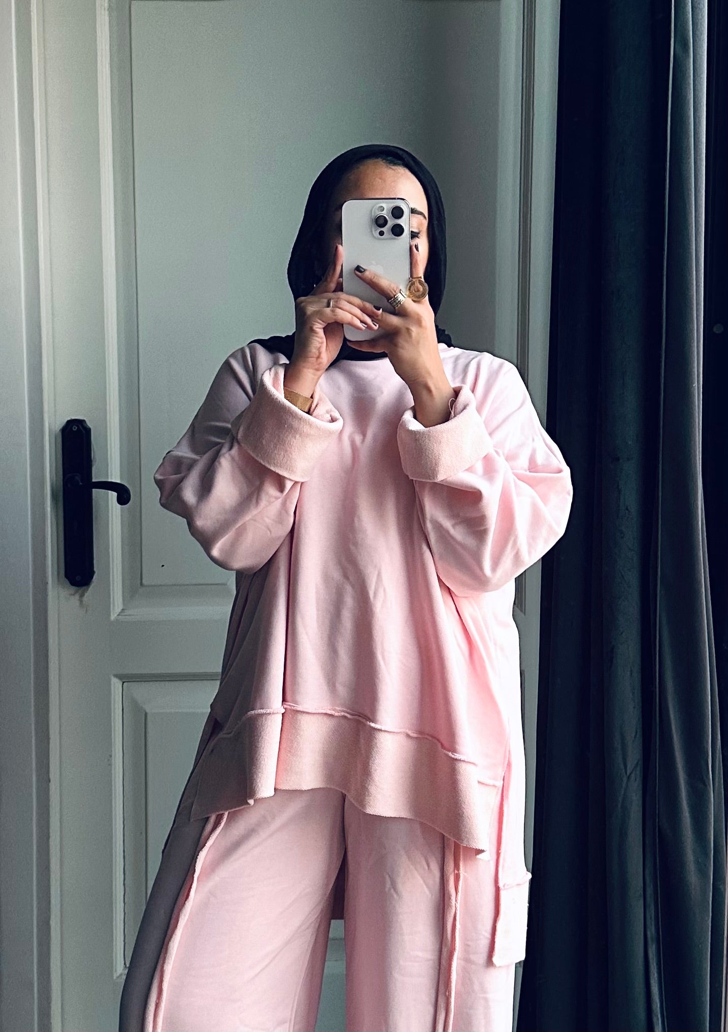 The Reversed Sweatshirt in Rose