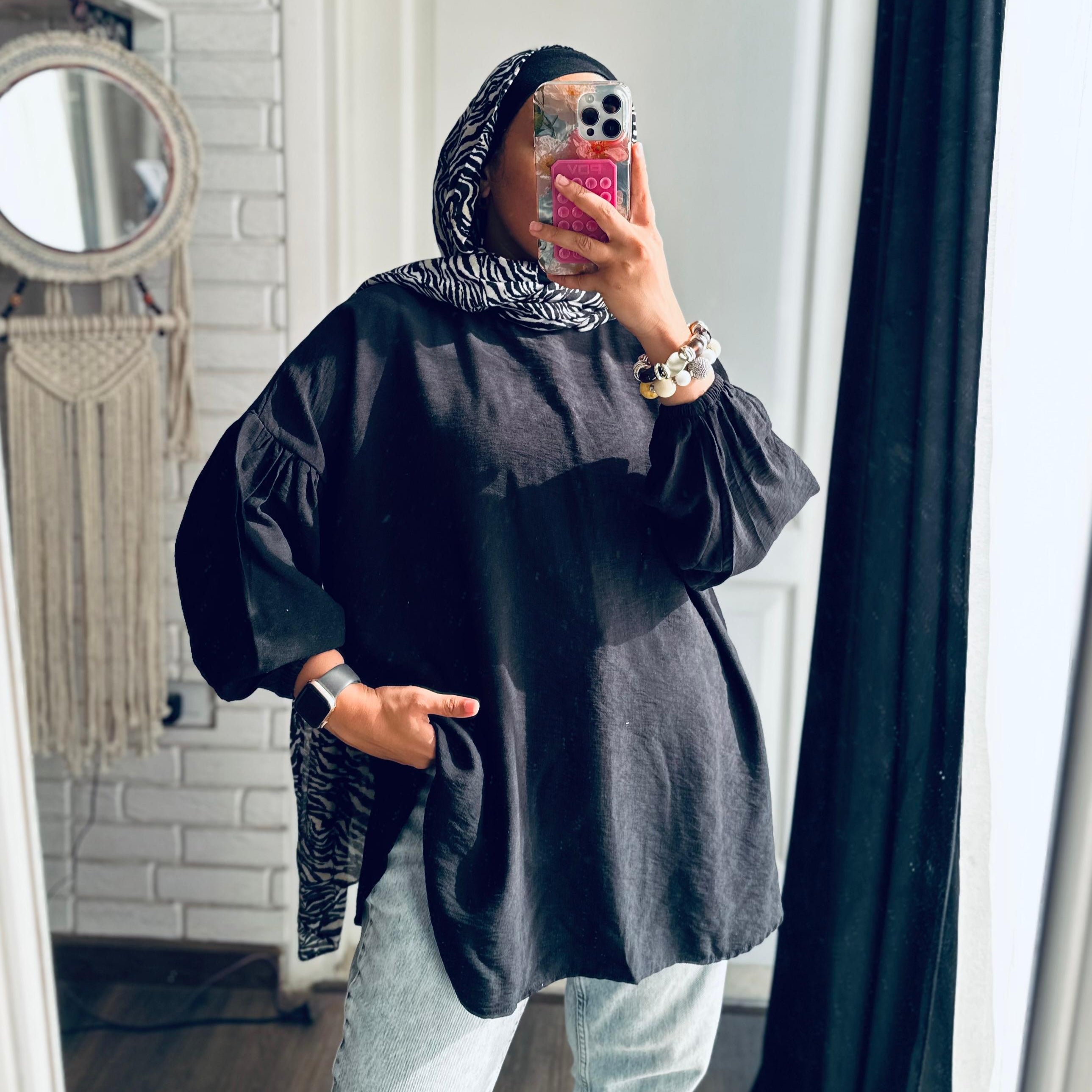 Softline Ruffle Blouse in Black